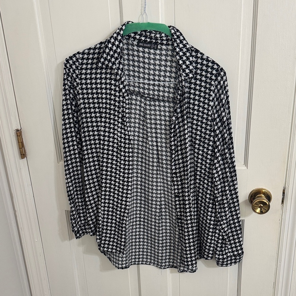 Black and White Houndstooth Women's Top